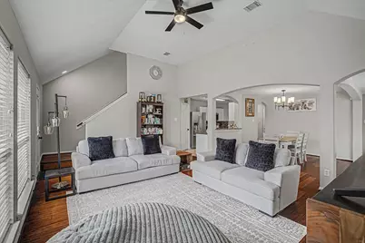 8202 Prairie Wind Lane, Houston, TX 77040 - Photo 3