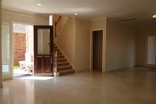 9230 Rouge Cir, Houston, TX 77063 - Photo 3