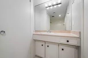656 S Ripple Creek Dr, Houston, TX 77057 - Photo 19