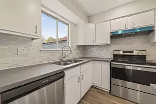 4450 Yupon Ridge Dr, Houston, TX 77072 - Photo 15