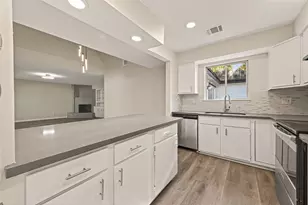 4450 Yupon Ridge Dr, Houston, TX 77072 - Photo 17