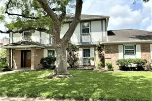 105 St Andrews Dr, Friendswood, TX 77546 - Photo 1