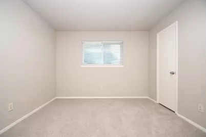 10102 Barmont Drive, La Porte, TX 77571 - Photo 5