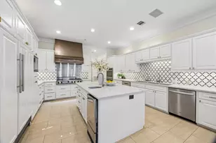 223 Heritage Oaks Ln, Houston, TX 77024 - Photo 13