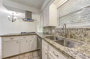 8107 Durklyn Ln, Houston, TX 77070 - Photo 7