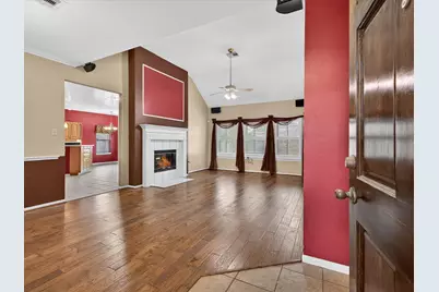 10315 Hedge Way Drive, Houston, TX 77065 - Photo 5