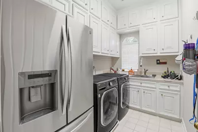 2318 Pinefield Lane, Houston, TX 77063 - Photo 25