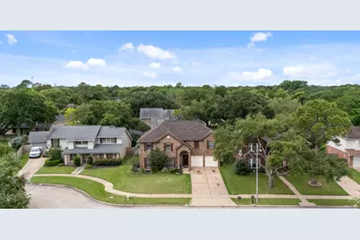 611 Woodlake Circle, Sugar Land, TX 77498 - Photo 39
