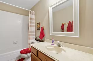 611 Woodlake Cir, Sugar Land, TX 77498 - Photo 25