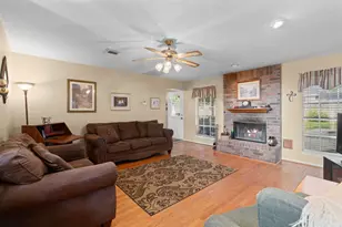 611 Woodlake Cir, Sugar Land, TX 77498 - Photo 3