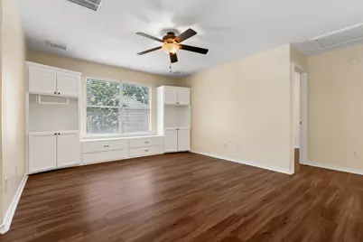 27 Queenscliff Circle, The Woodlands, TX 77382 - Photo 25