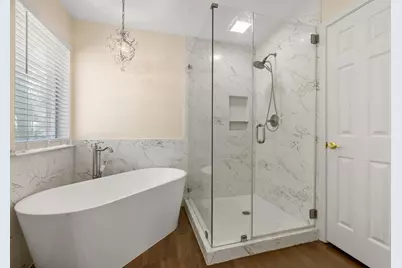 27 Queenscliff Circle, The Woodlands, TX 77382 - Photo 19