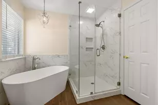 27 Queenscliff Circle, The Woodlands, TX 77382 - Photo 19