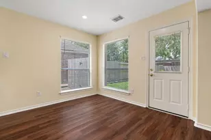 27 Queenscliff Circle, The Woodlands, TX 77382 - Photo 13