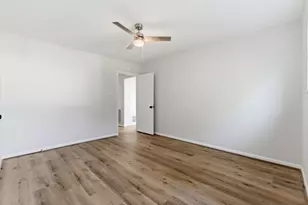 9326 Meadowbriar Ln, Houston, TX 77063 - Photo 27