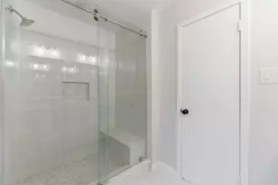 9326 Meadowbriar Ln, Houston, TX 77063 - Photo 21