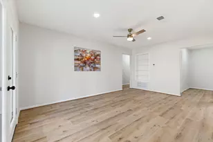 9326 Meadowbriar Ln, Houston, TX 77063 - Photo 9