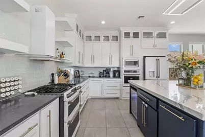 15130 Reales Drive, Corpus Christi, TX 78418 - Photo 9