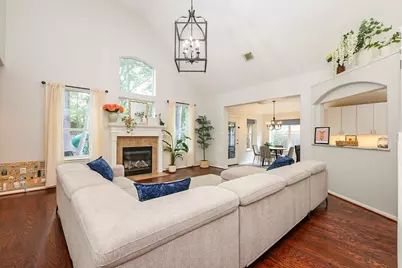 34 S Hawthorne Hollow Circle, The Woodlands, TX 77384 - Photo 9