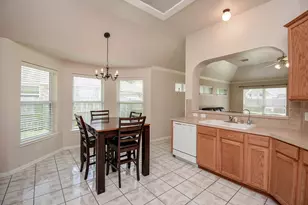 7915 Fall Hollow Dr, Houston, TX 77041 - Photo 17