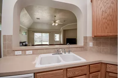 7915 Fall Hollow Drive, Houston, TX 77041 - Photo 17