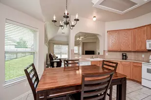 7915 Fall Hollow Dr, Houston, TX 77041 - Photo 15