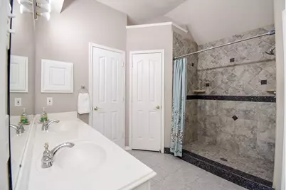 7915 Fall Hollow Drive, Houston, TX 77041 - Photo 31