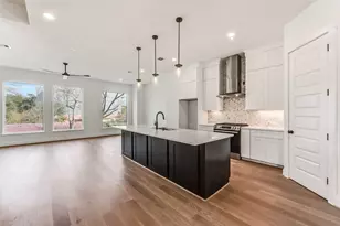 806 Fisher St, Houston, TX 77018 - Photo 1