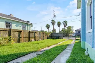 1014 31st St, Galveston, TX 77550 - Photo 25