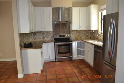 24 Bayou Pointe Drive, Houston, TX 77063 - Photo 9