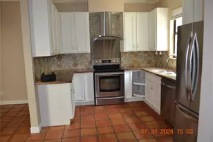 24 Bayou Pointe Dr, Houston, TX 77063 - Photo 9
