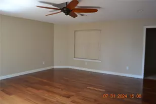 24 Bayou Pointe Dr, Houston, TX 77063 - Photo 11