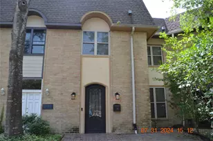 24 Bayou Pointe Dr, Houston, TX 77063 - Photo 1
