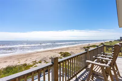 992 Hilton Head, Gilchrist, TX 77617 - Photo 3
