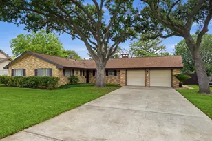 302 Village Dr, Sugar Land, TX 77498 - Photo 39