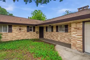 302 Village Dr, Sugar Land, TX 77498 - Photo 3