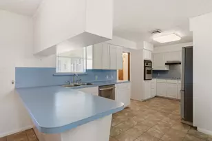 302 Village Dr, Sugar Land, TX 77498 - Photo 5