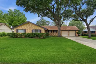 302 Village Dr, Sugar Land, TX 77498 - Photo 3
