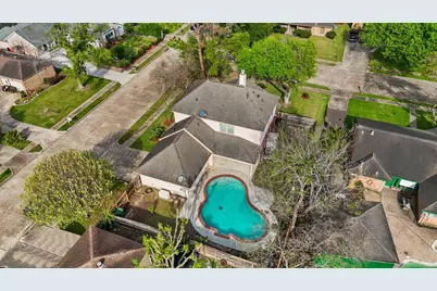 8602 Heatherview Drive, Houston, TX 77099 - Photo 5