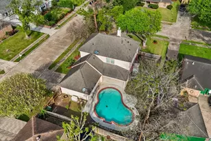 8602 Heatherview Dr, Houston, TX 77099 - Photo 5