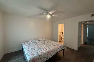 707 S 2nd St, La Porte, TX 77571 - Photo 7