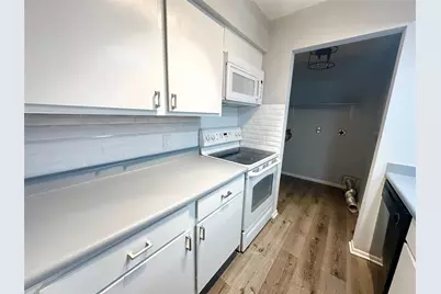 1900 Bay Area Boulevard #102, Houston, TX 77058 - Photo 3