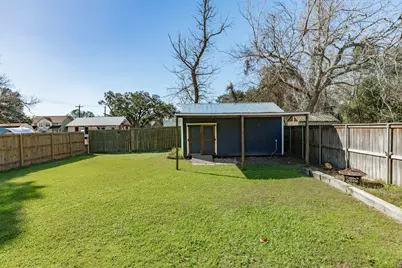 1614 Avenue F, Danbury, TX 77534 - Photo 23