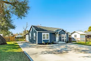 1614 Avenue F, Danbury, TX 77534 - Photo 5