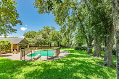110 Sequoia, Lake Jackson, TX 77566 - Photo 35