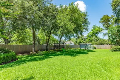 110 Sequoia, Lake Jackson, TX 77566 - Photo 39