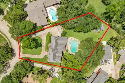 110 Sequoia, Lake Jackson, TX 77566 - Photo 3