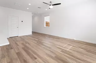 7808 Inwood Grv Ln, Houston, TX 77088 - Photo 13