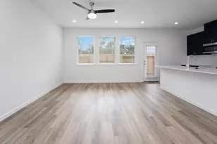 7808 Inwood Grv Ln, Houston, TX 77088 - Photo 11