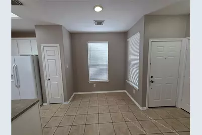 94 N Burberry Park Circle N, Spring, TX 77382 - Photo 3